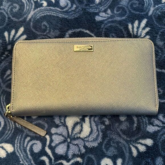 Kate spade zip around wallet. Metallic silver - Picture 1 of 4